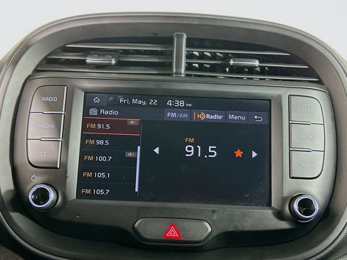 Used 2025 Kia Soul LX w/ LX Technology Package FWD image 21