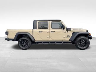 Used 2020 Jeep Gladiator Sport w/ Trailer Tow Package video 2