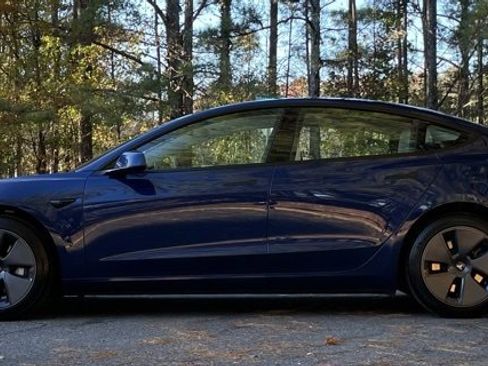Used 2023 Tesla Model 3 Standard Range image 4