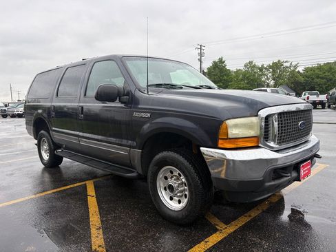 Used 2001 Ford Excursion XLT AWD/4WD image 4