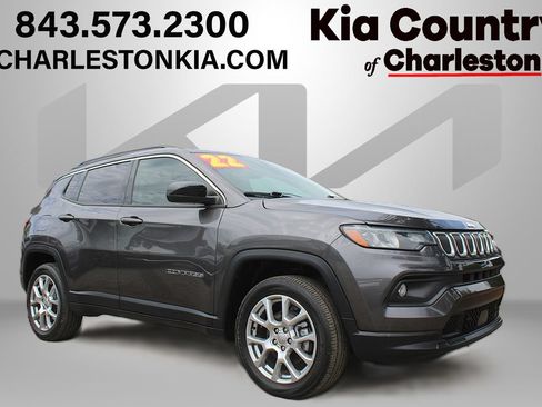 Used 2022 Jeep Compass Latitude AWD/4WD image 1