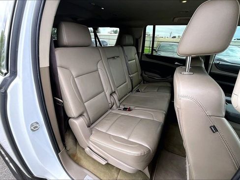 Used 2018 Chevrolet Suburban LT image 36