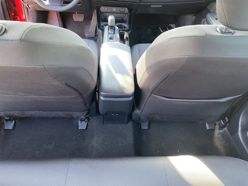 Used 2024 Toyota Prius LE FWD image 18