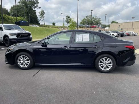 Used 2025 Toyota Camry LE FWD image 6