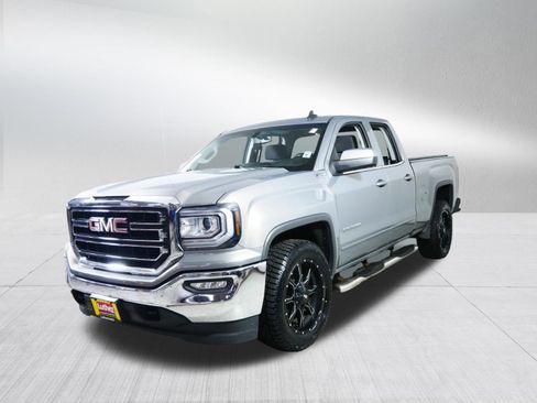 Used 2017 GMC Sierra 1500 SLE w/ SLE Value Package image 3