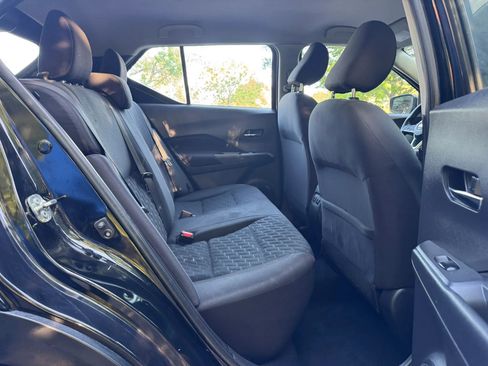 Used 2021 Nissan Kicks SV FWD image 17