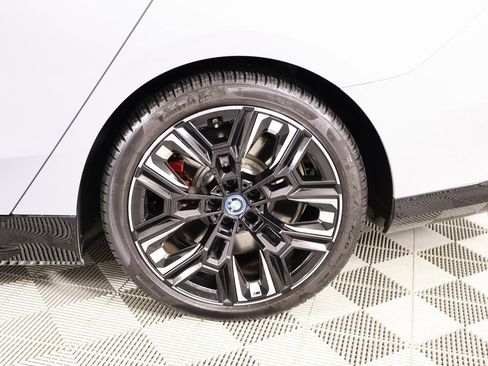 Used 2024 BMW i5 M60 w/ Premium Package image 21