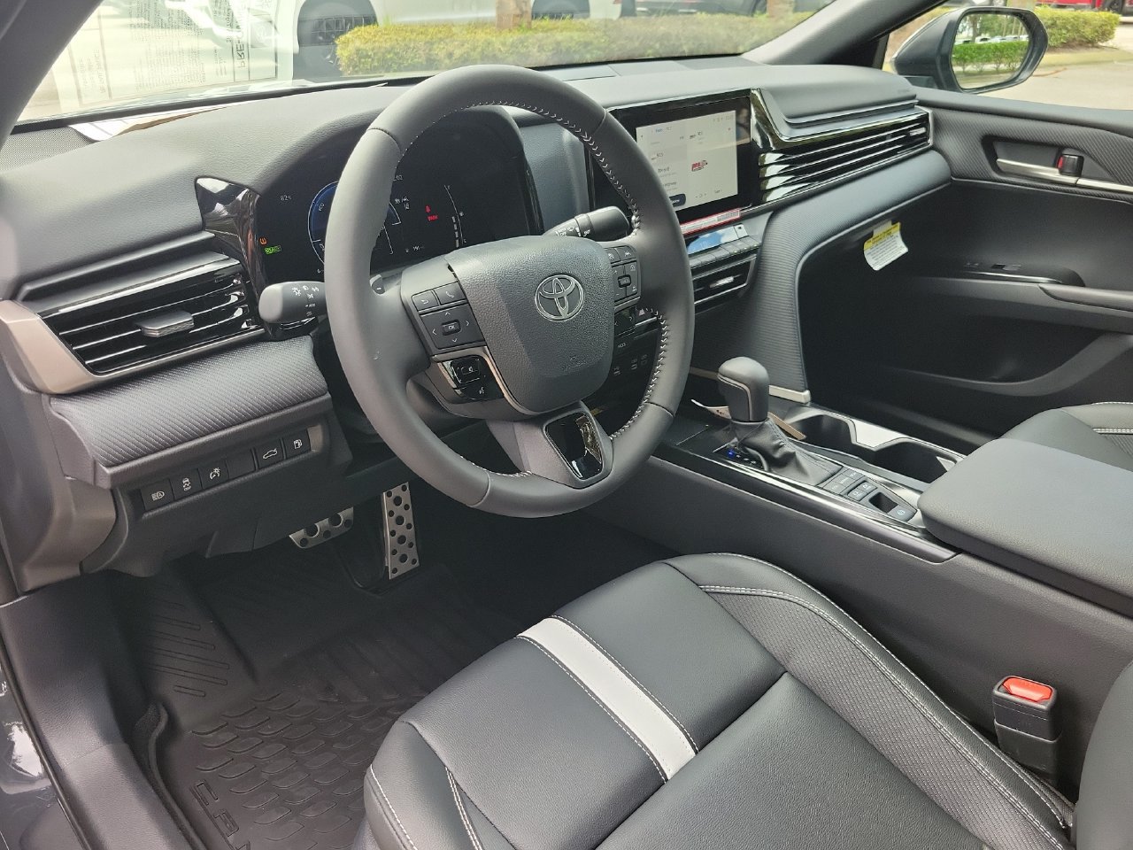Used 2026 Toyota Camry SE w/ Convenience Package FWD image 16