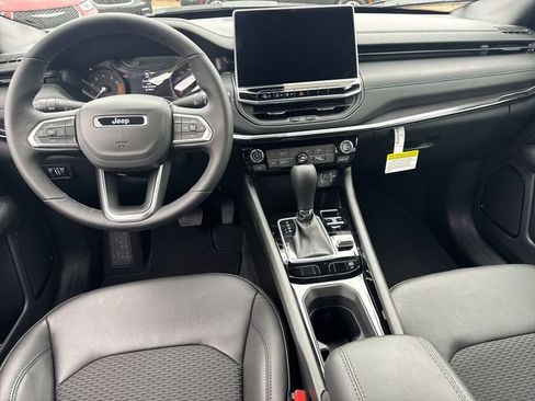 New 2026 Jeep Compass Latitude AWD/4WD image 19