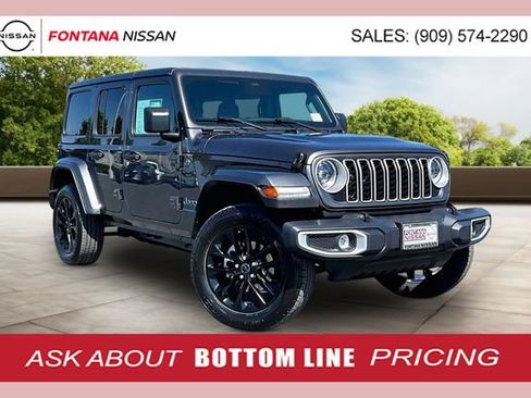 Used 2025 Jeep Wrangler Unlimited Sahara AWD/4WD image 1