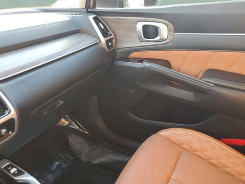 Used 2022 Kia Sorento SX Prestige w/ Rust Color Package image 25