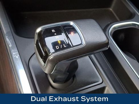 Used 2022 GMC Sierra 1500 SLT w/ SLT Premium Package image 19