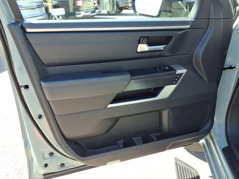Used 2025 Toyota Tundra Platinum AWD/4WD image 20