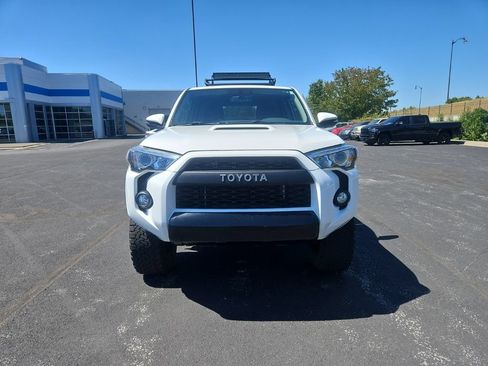 Used 2018 Toyota 4Runner TRD Off-Road Premium AWD/4WD image 8