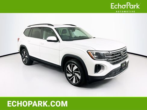 Used 2025 Volkswagen Atlas SE image 1