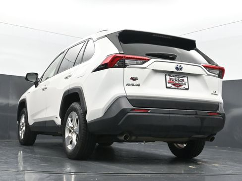 Used 2020 Toyota RAV4 LE w/ All Weather Liner Package AWD/4WD image 38