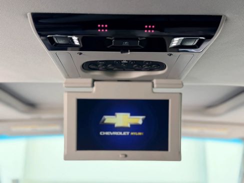 Used 2019 Chevrolet Suburban LT image 35