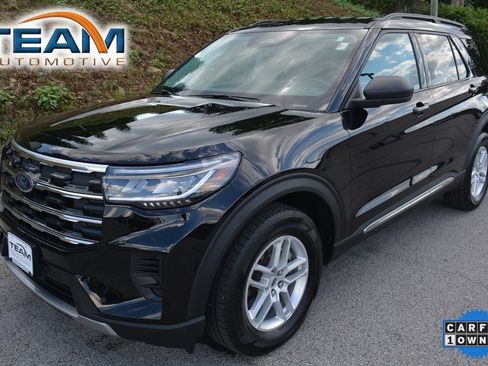 Used 2025 Ford Explorer Active image 1