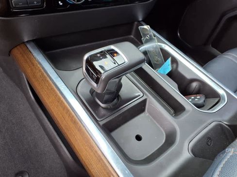 Used 2022 Chevrolet Silverado 1500 High Country w/ High Country Premium Package image 16