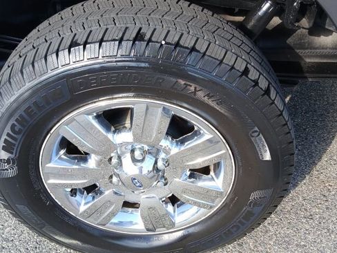 Used 2011 Ford F150 XLT w/ XLT Chrome Pkg image 8