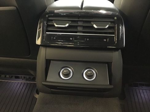Used 2023 Audi A8 L 3.0T AWD/4WD image 26