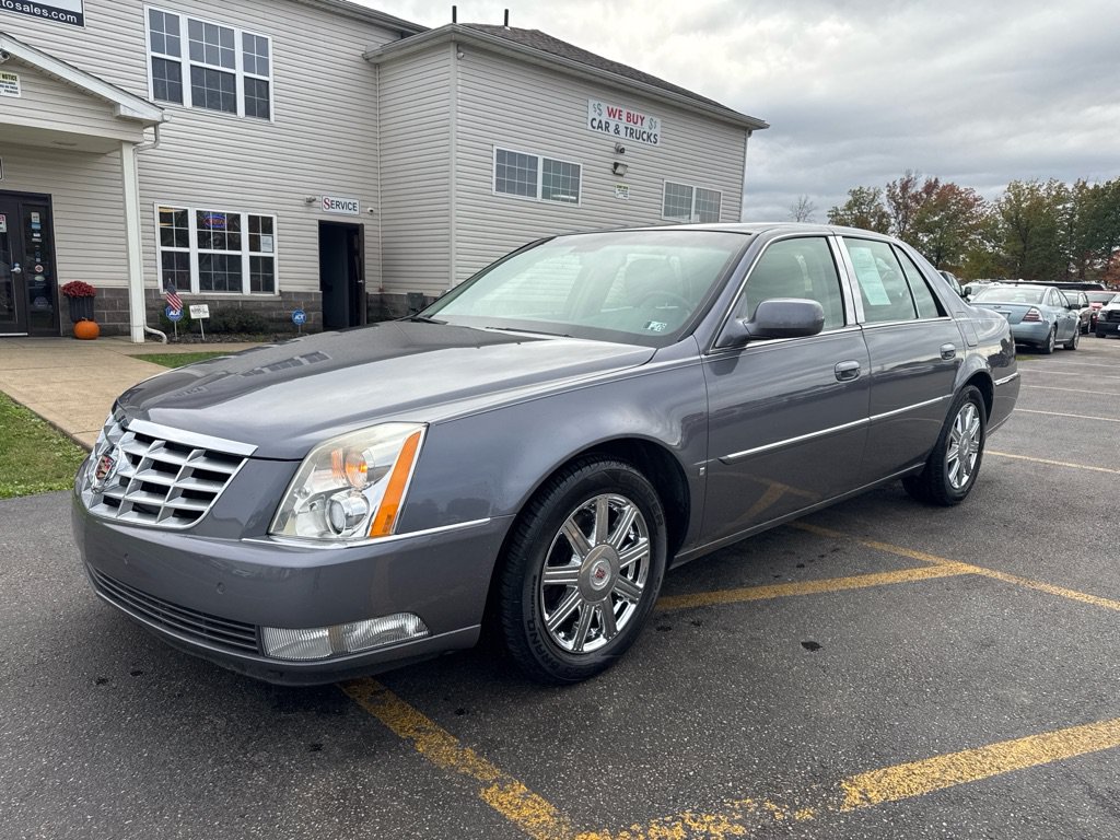 Used 2008 Cadillac DTS FWD image 2