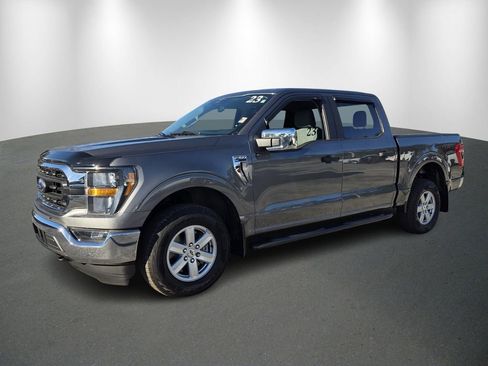 Used 2023 Ford F150 XLT w/ Trailer Tow Package image 3