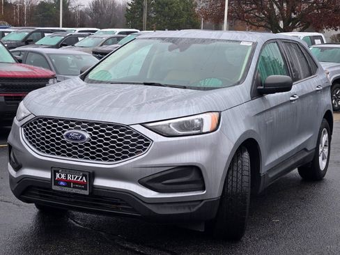 Used 2024 Ford Edge SE image 4