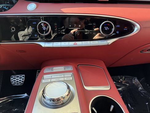 Used 2025 Genesis GV70 2.5T w/ Sport Prestige Package image 24