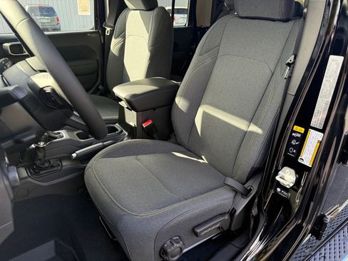 New 2025 Jeep Gladiator Sport AWD/4WD image 14