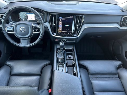 Used 2021 Volvo S60 T6 Inscription w/ Climate Package image 9