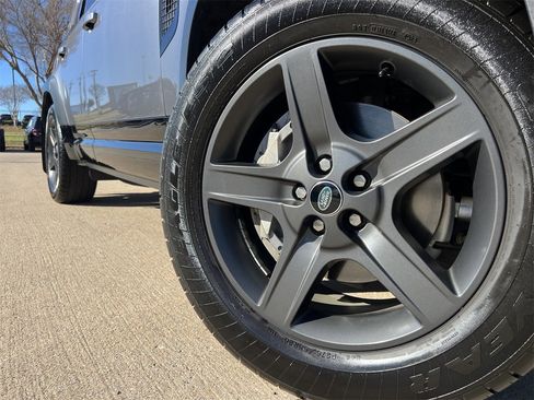 Used 2023 Land Rover Defender 110 X-Dynamic SE image 8