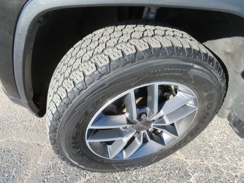 Used 2019 Jeep Grand Cherokee Limited w/ Luxury Group II image 9