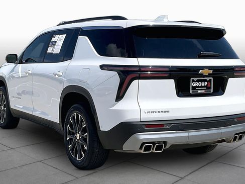 Used 2025 Chevrolet Traverse LT w/ Enhanced Driving Package FWD image 12