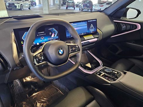 Used 2025 BMW X3 xDrive30i w/ Premium Package AWD/4WD image 3