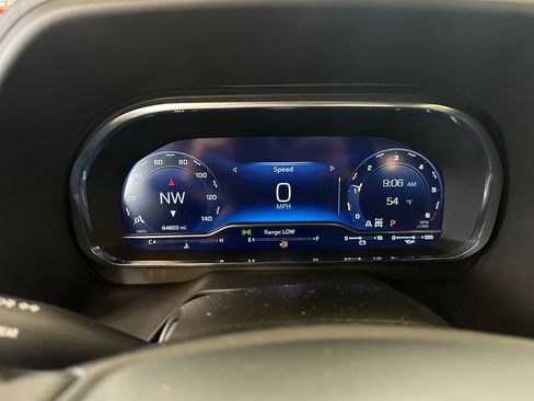 Used 2024 Chevrolet Suburban Premier image 18