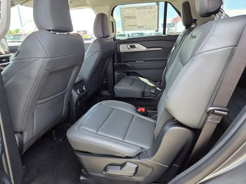 New 2026 Ford Explorer Active RWD image 37
