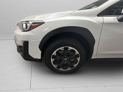 Used 2021 Subaru Crosstrek 2.0i Premium image 3