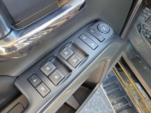 Used 2019 Chevrolet Silverado 1500 LT image 19