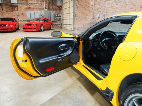 Used 2003 Chevrolet Corvette Z06 w/ Memory Package, 3 Drivers RWD image 33