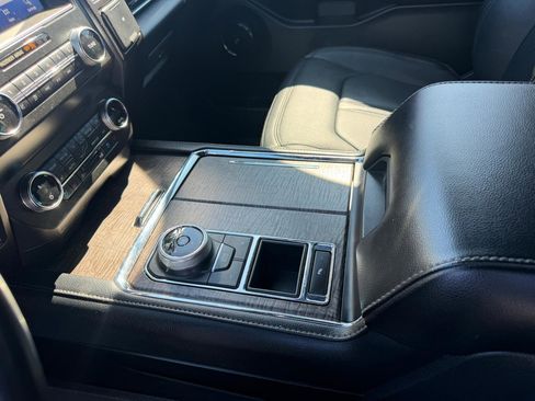 Used 2020 Ford Expedition Max Limited image 14