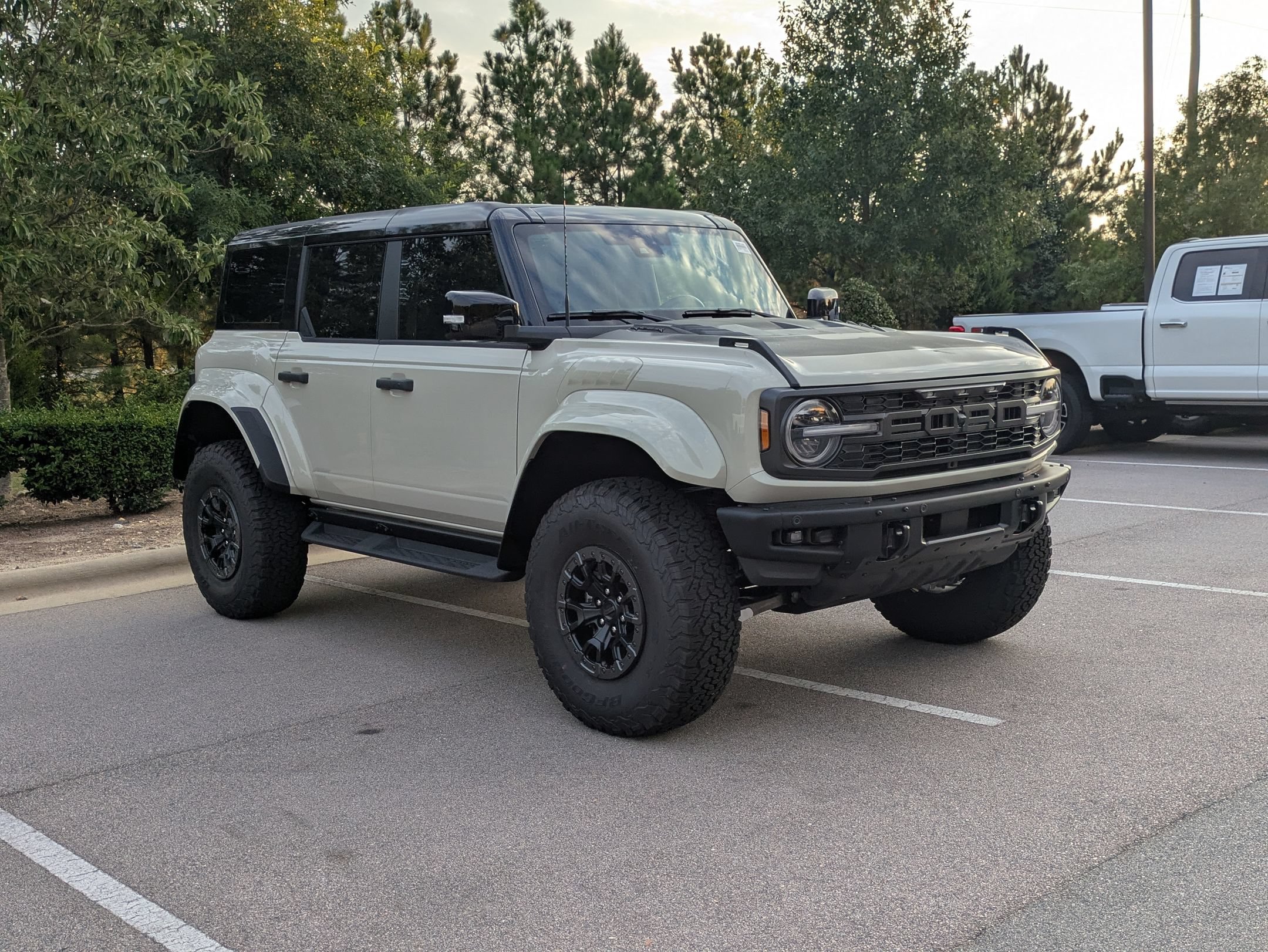New 2026 Ford Bronco Raptor AWD/4WD image 2