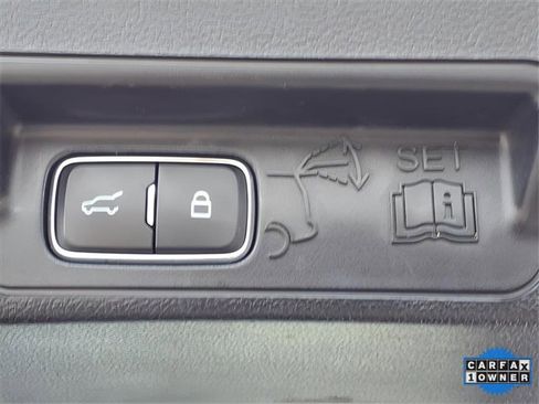 Used 2023 Ford Explorer Limited image 33