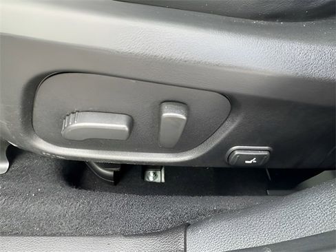 Used 2018 Subaru Forester 2.5i Touring w/ Popular Package #2 image 21