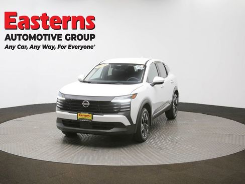 Used 2025 Nissan Kicks SV image 52