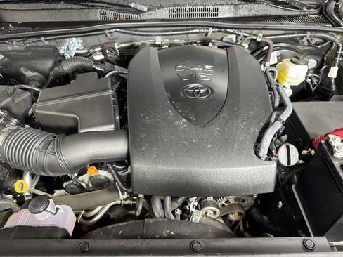 Used 2023 Toyota Tacoma Limited w/ Truck Exterior Package (TMS) AWD/4WD image 9