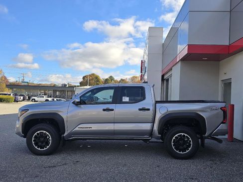 New 2025 Toyota Tacoma TRD Off-Road image 7