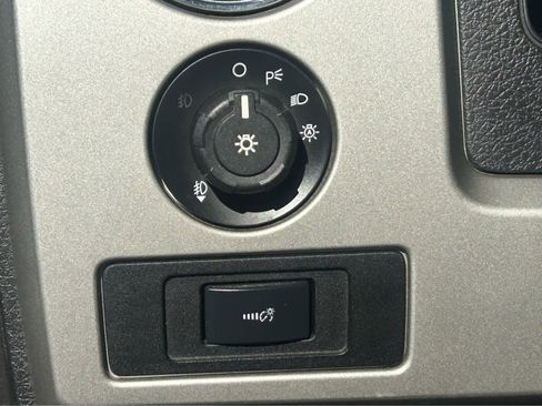 Used 2011 Ford F150 Lariat w/ Lariat Chrome Pkg image 19