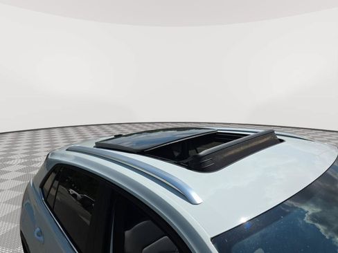 Used 2024 Volkswagen Atlas Cross Sport SE AWD/4WD image 7