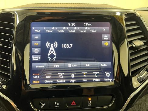 Used 2020 Jeep Cherokee Limited w/ Technology Group AWD/4WD image 23